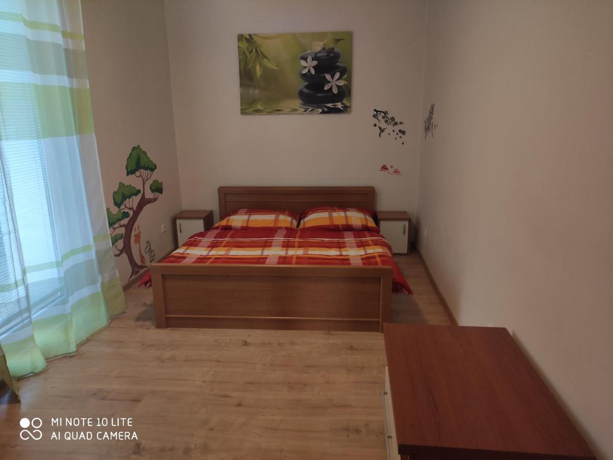 Apartman Lucky 5 Izbovy Rodinny Dom Zewnętrze zdjęcie