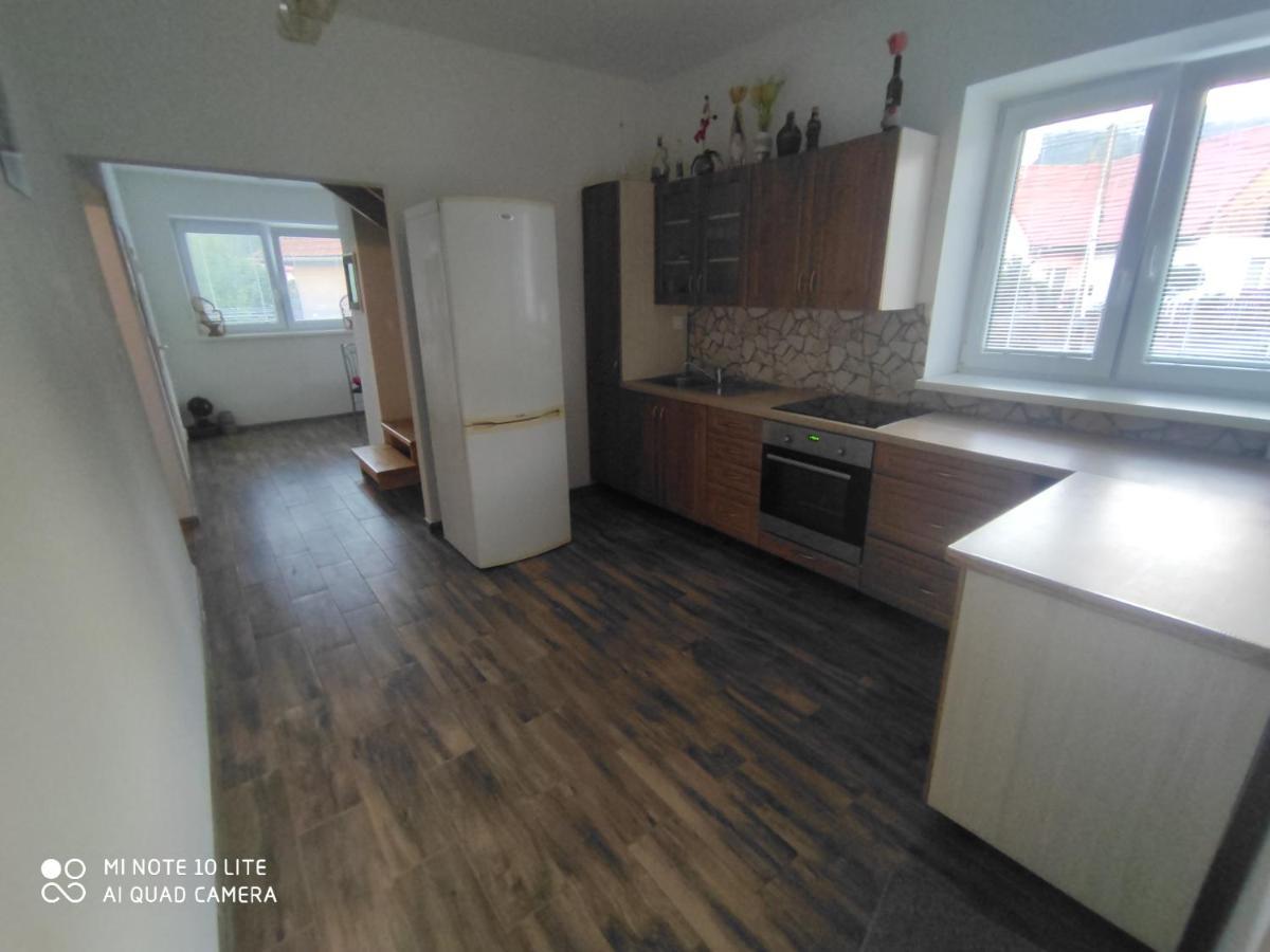 Apartman Lucky 5 Izbovy Rodinny Dom Zewnętrze zdjęcie